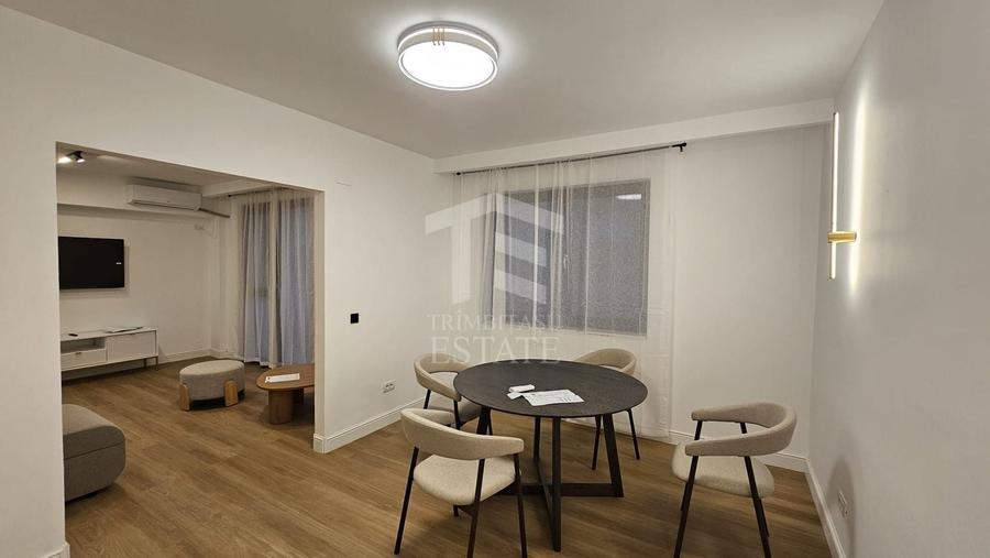 Apartament cu 3 camere semidecomandat, mobilat în Ultracentral