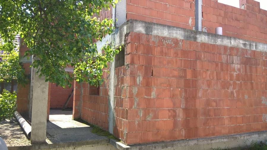 Casă individuală cu Teren 443 Mp în Sud