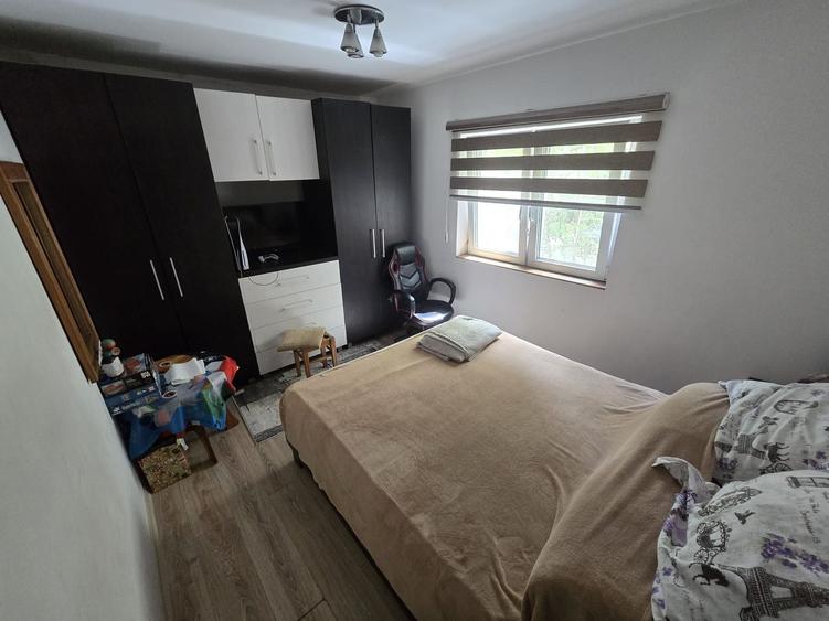 Apartament cu 2 camere semidecomandat, mobilat în Girocului