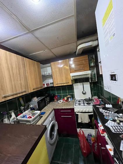 Apartament cu 3 camere semidecomandat în Dacia