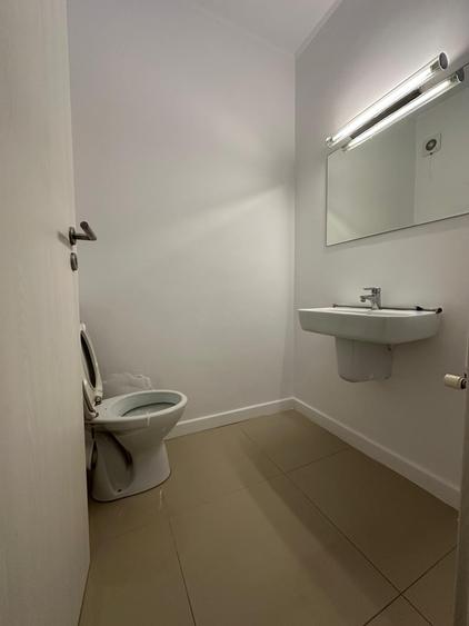 Apartament cu 3 camere semidecomandat în Otopeni