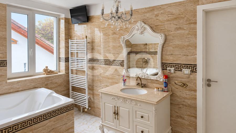 Casă individuală cu 5 camere cu Canalizare în Codlea