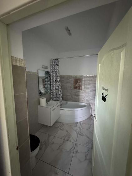 Apartament cu 2 camere decomandat în Exterior Vest