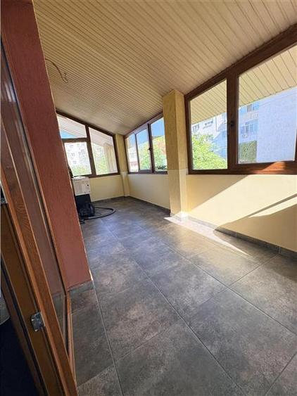 Apartament cu 3 camere decomandat, mobilat în Anda
