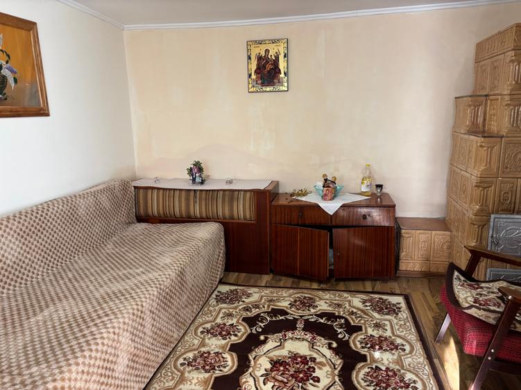 Casă individuală cu 2 camere cu Teren 1745 Mp în Comarnic