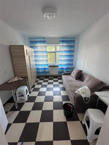 Garsonieră decomandată în Podu Roș