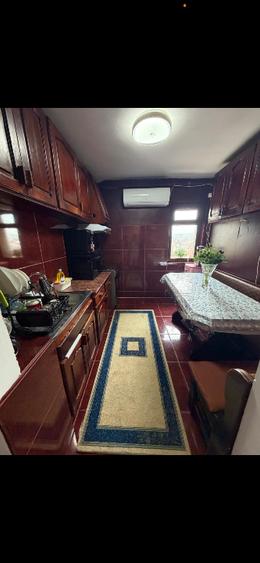 Apartament cu 3 camere decomandat în Aluniș