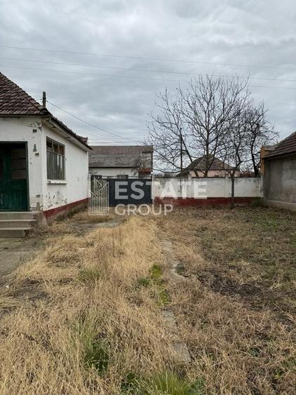 Casă individuală cu 3 camere cu Canalizare în Sânandrei