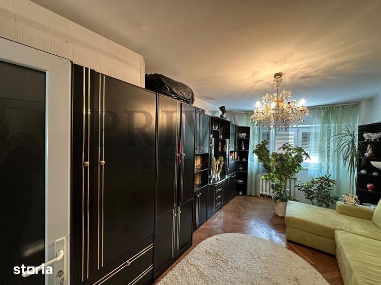 Apartament cu 4 camere decomandat în Telegrafului