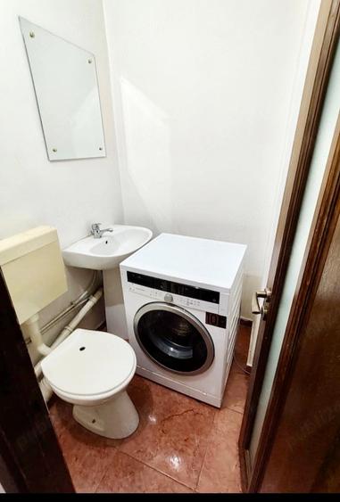 Apartament cu 3 camere decomandat în Nerva Traian