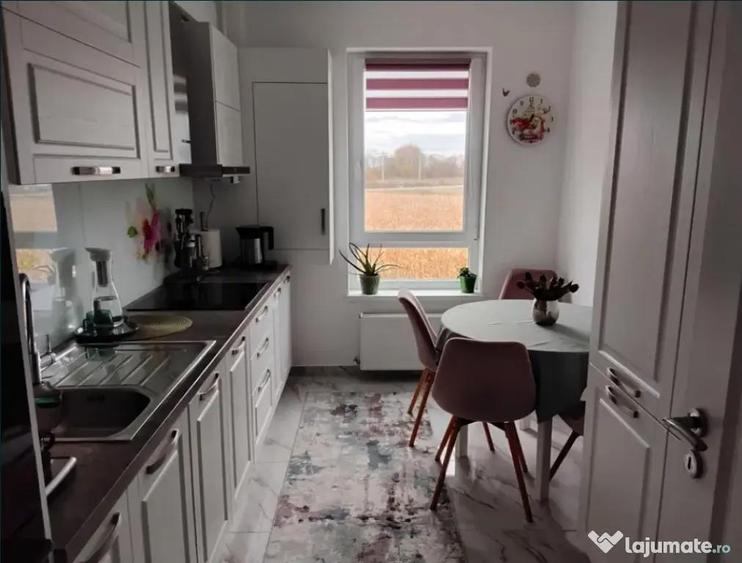Apartament 3 camere, decomandat - zona Cristian - 3