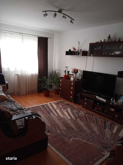 Apartament cu 3 camere decomandat în Radu Negru