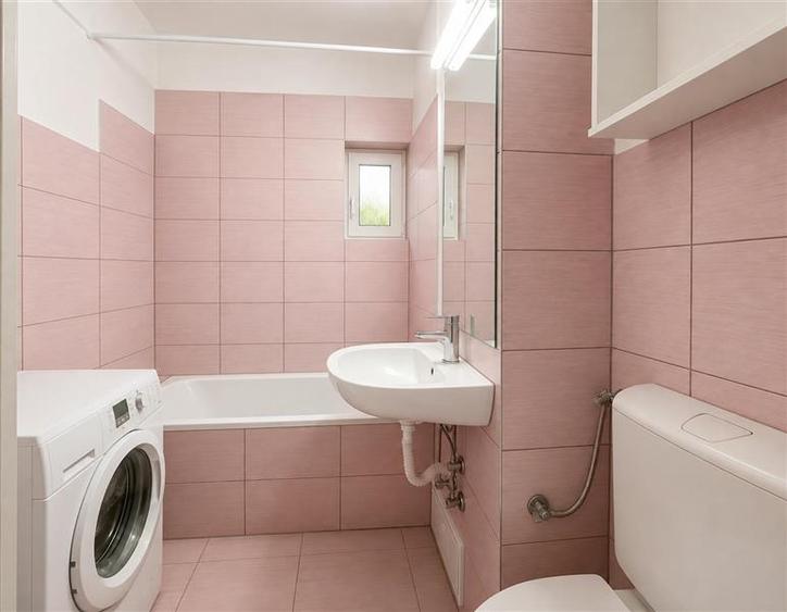 Apartament cu 3 camere decomandat, mobilat în Răcădău