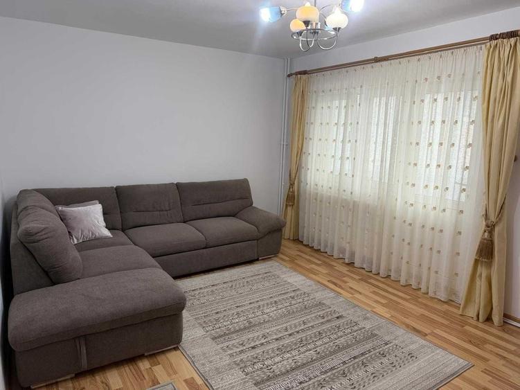 Apartament cu 3 camere decomandat în Obcini