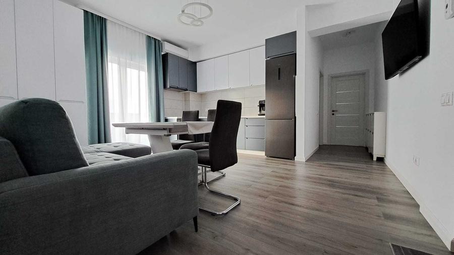 Apartament cu 3 camere decomandat în Central