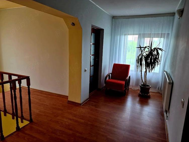 Casă cu Teren 885 Mp în Găgeni