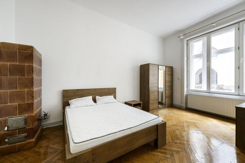 Apartament cu 4 camere decomandat, mobilat în Ultracentral