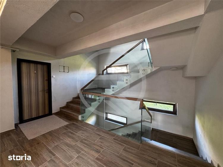 Apartament cu 3 camere semidecomandat în Borhanci