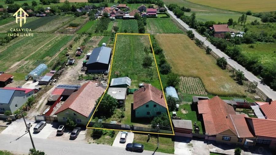 Casă cu Teren 2800 Mp în Săceni