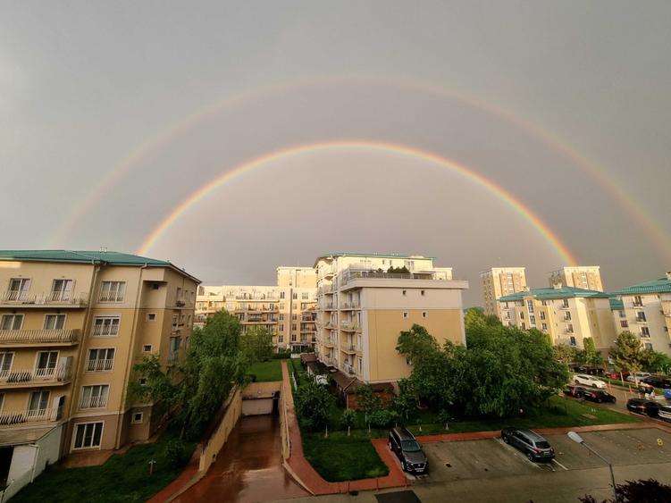 Apartament cu 3 camere decomandat în Crețuleasca