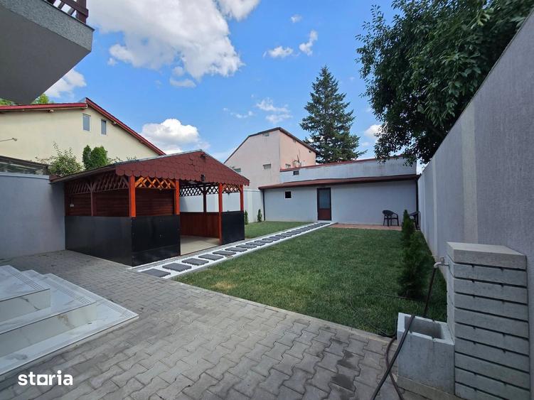 Casă cu 6 camere cu Teren 400 Mp în Nord