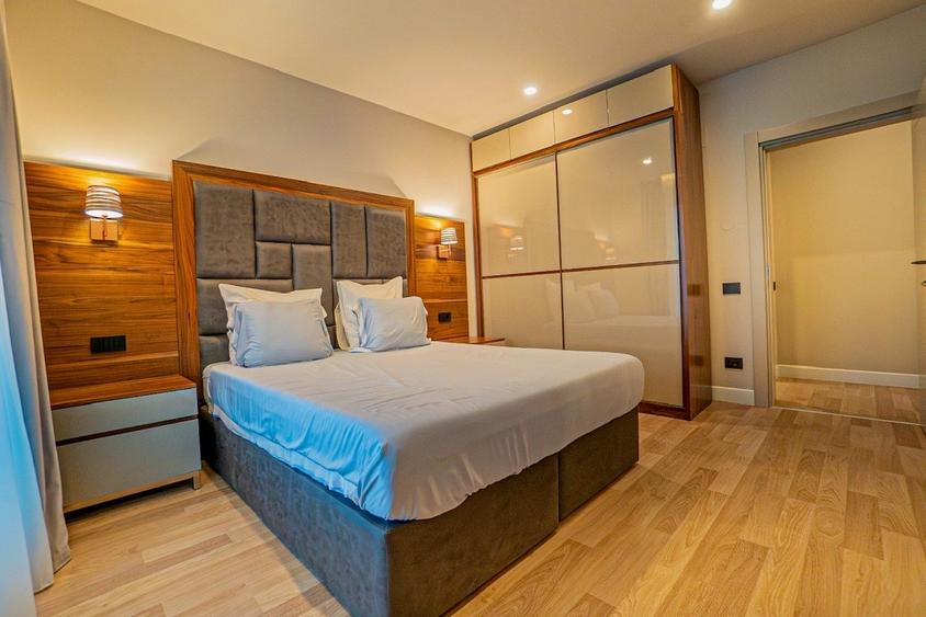 Apartament cu 4 camere în Universitate