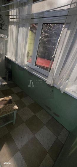 Apartament cu 4 camere decomandat, mobilat în Berceni