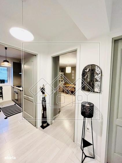 Apartament cu 3 camere decomandat în Piața Cluj