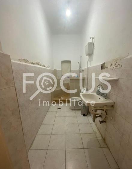Casă individuală cu 14 camere cu Canalizare în Dâmbovița