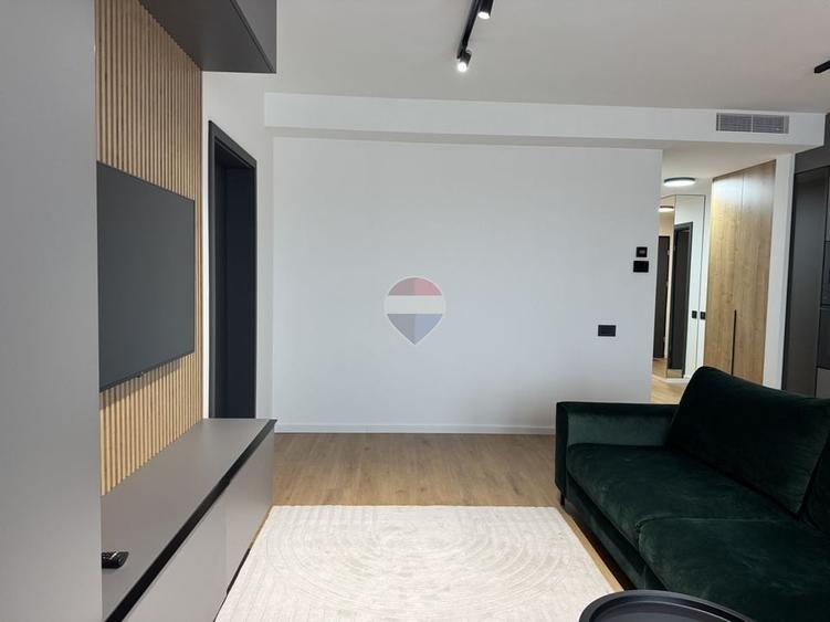 Apartament cu 2 camere semidecomandat, mobilat în Gară