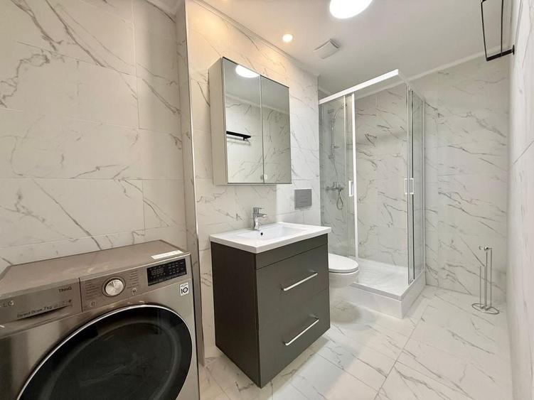 Apartament cu 3 camere decomandat în Ștefăneștii de Jos