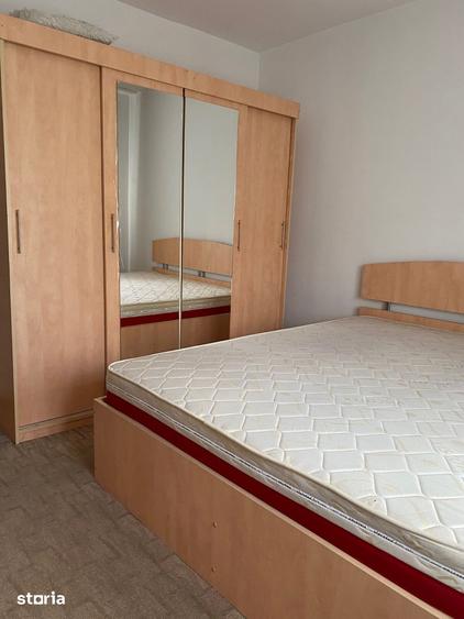 Apartament cu 2 camere decomandat în Calea București
