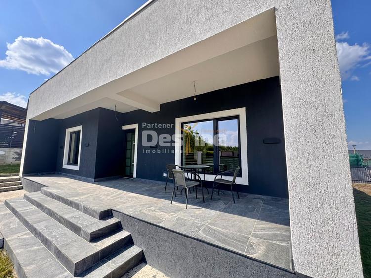 Casă individuală cu 4 camere cu Canalizare în Deal