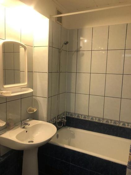 Apartament cu 3 camere semidecomandat în Radu Negru