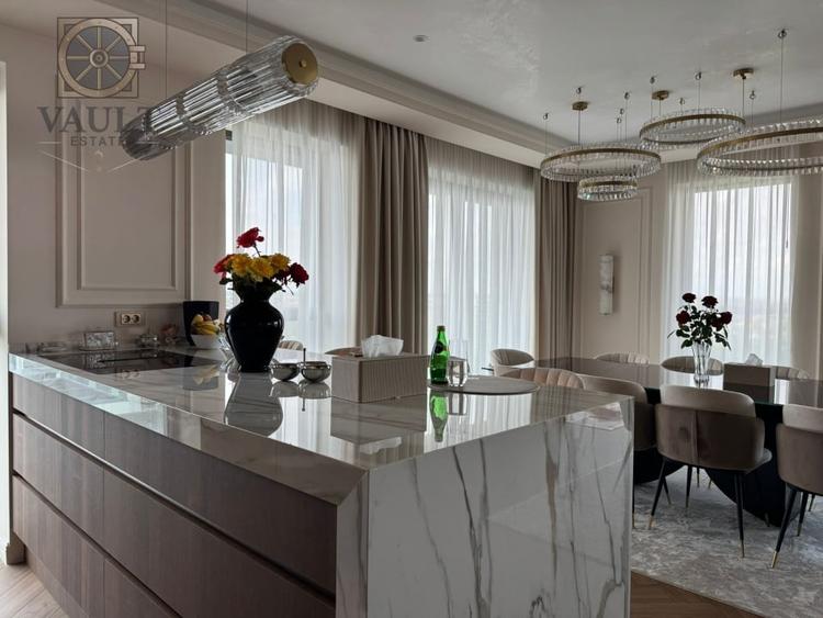 Penthouse cu 5 camere decomandat, mobilat în Pipera