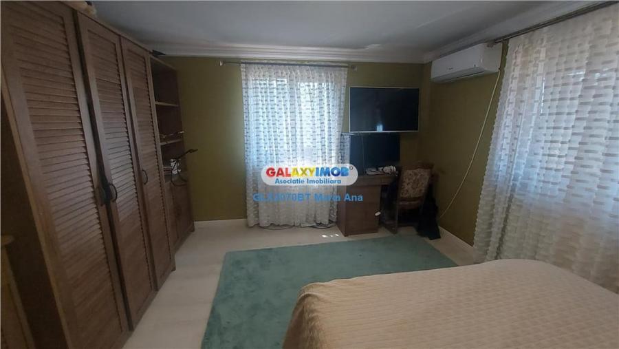 Casă cu 4 camere cu Teren 2000 Mp în Central