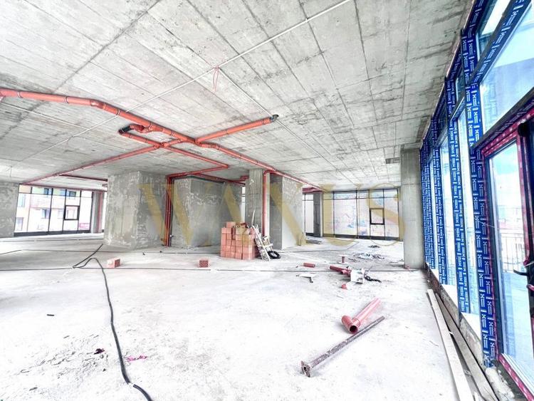 Spațiu comercial, de 430 mp, în Florești