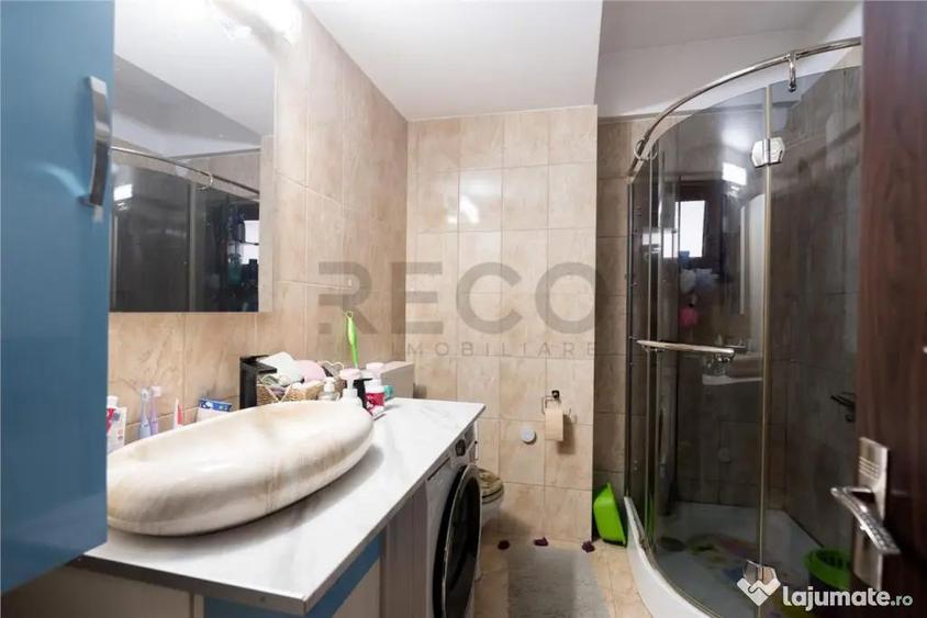 Apartament cu 3 camere decomandat în Paleu