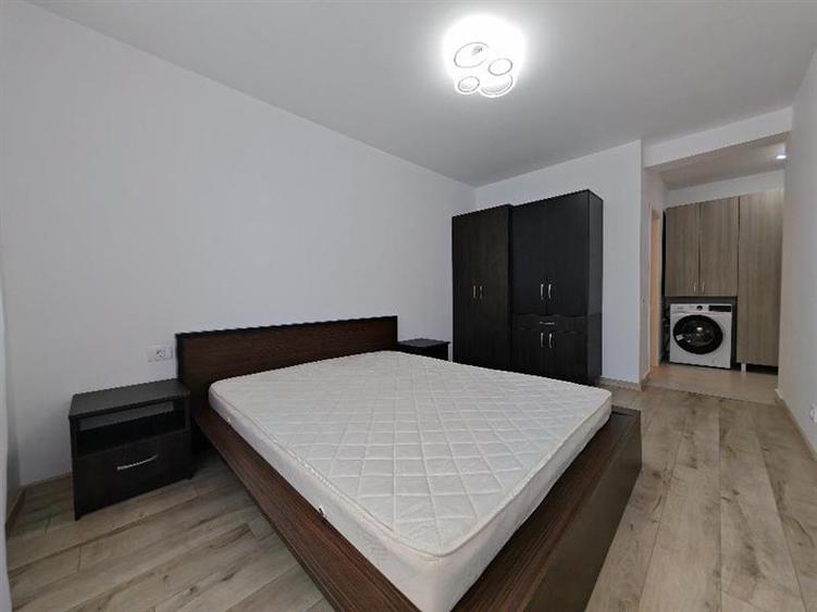Apartament cu 3 camere decomandat, mobilat în Bartolomeu