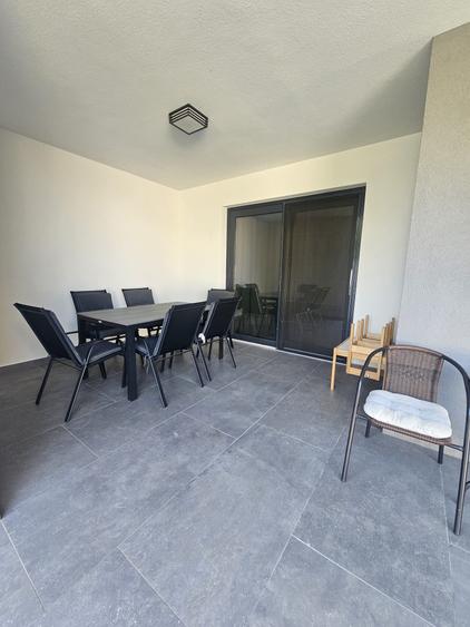 Apartament cu 4 camere decomandat în Dumbrăvița