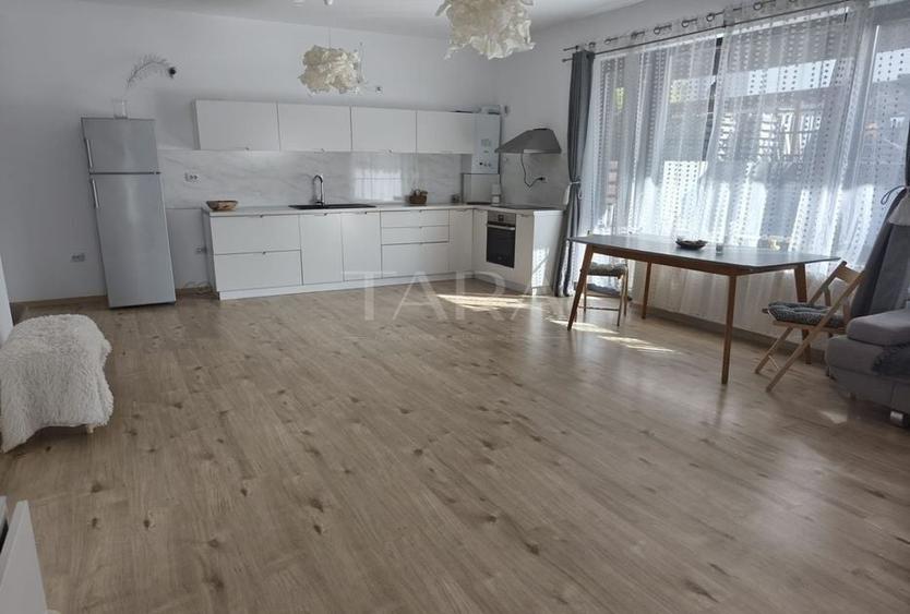 Duplex cu 4 camere cu Canalizare în Florești