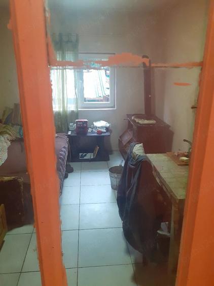 Casă cu 2 camere cu Teren 40 Mp în Sasca Montană