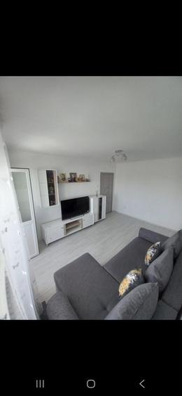 Apartament cu 2 camere semidecomandat în Trivale