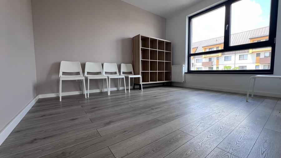 Apartament cu 4 camere decomandat în Bragadiru