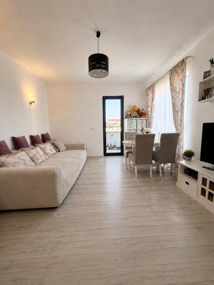 Apartament cu 2 camere semidecomandat, mobilat în Giroc