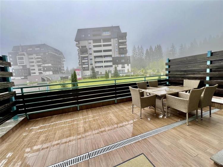 Apartament cu 3 camere decomandat, mobilat în Poiana Brașov