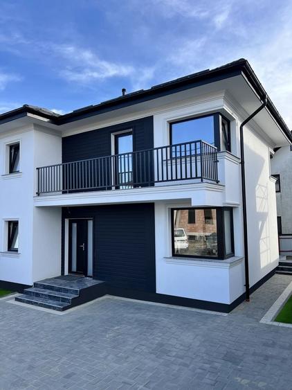 Casă cu 3 camere în Ipotești