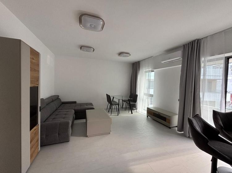 Apartament cu 2 camere semidecomandat, mobilat în Unirii