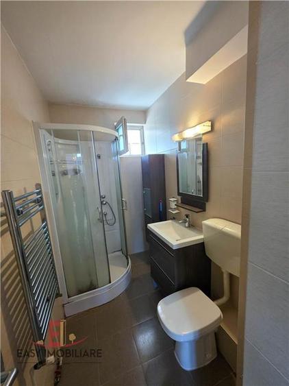 Apartament cu 3 camere decomandat în Tudor