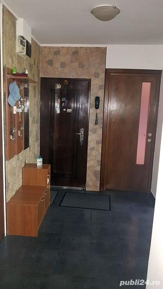 Apartament cu 3 camere decomandat în Drumul Taberei